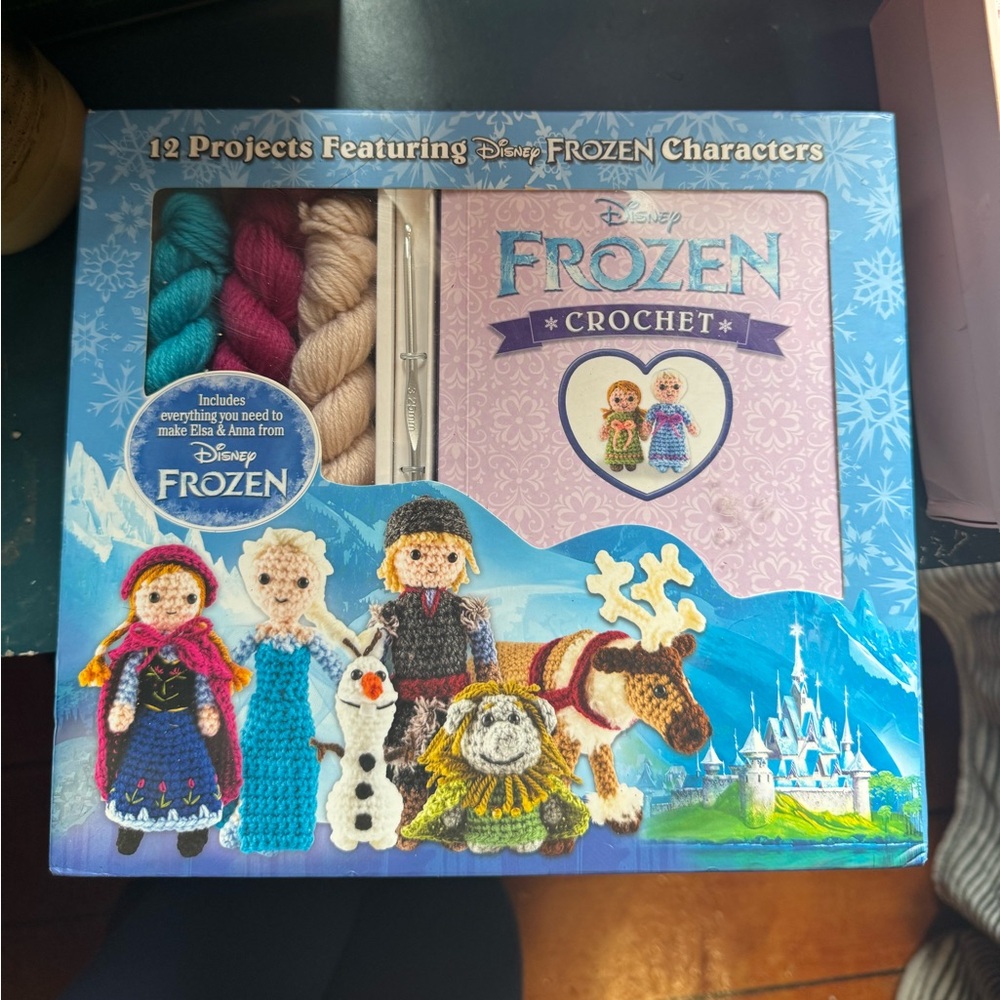 Crochet frozen Elsa and Anna , brand new never used.